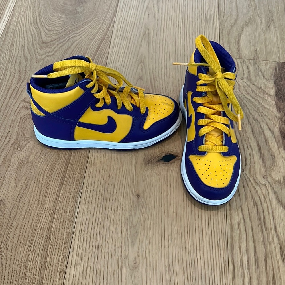 Nike Youth Hightop Shoes (size 12.5)